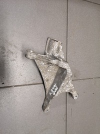 фото thumb №1, Лапи двигателя audi a8 d3 4.2 tdi 4e0199370ba