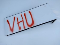 фото thumb №2, Рамка надставка левая зад задняя крыло левый стекло defender 1999-2014