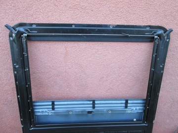 фото thumb №6, Mercedes w124 e sedan универсал люк направляющая