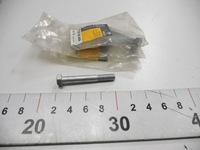 фото thumb №9, Винт лапы двигателя renault trafic оригинальный номер 7703101414