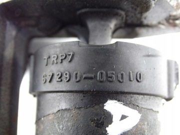 фото thumb №3, Toyota avensis ii t25 03-08 отбойник крышки hb