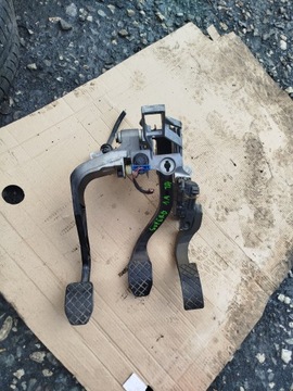 фото thumb №1, Педаль сцепления цилиндр сцепления тормоза каркас skoda superb i passat