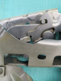 фото thumb №1, Mercedes w213 w238 петля капота лівий 2138800128 lak992