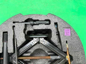 ВСТАВКА ЗАПАСНОГО КОЛЕСА JACK KEY ПЕНОСТРОИТЕЛЬ 09149-2L000 HYUNDAI I30 I 07-