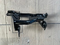 фото thumb №1, Bmw 8 f91 f92 f93 g14 g15 g16 опора крышки вентилятора правая 7449412