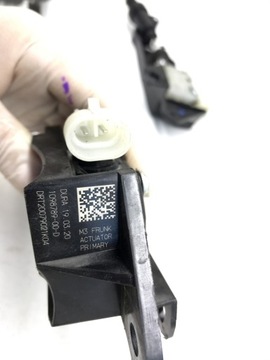 фото thumb №9, Tesla модель s y 3 x замок капота + трос +двигатели