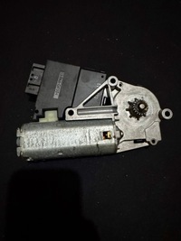 фото thumb №1, Моторчик люк bmw оригинальный номер 8377939