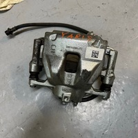 фото thumb №1, Toyota yaris cross правый суппорт тормозной перед поворотный кулак ступица