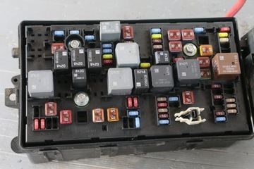 фото thumb №5, Коробка запобіжників insignia 13275883