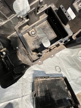 фото thumb №10, 33 opel meriva b корпус основа alumulatora 13312806 13312808