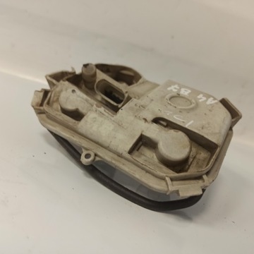 фото thumb №7, Audi a4 b7 вкладка лампи лівий зад 484061l