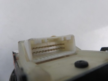 фото thumb №6, Панель стекло toyota avensis ii t25 8480205210b0