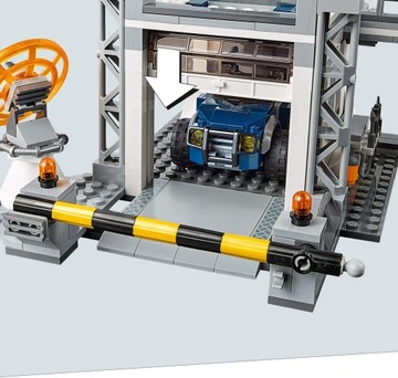 LEGO MARVEL 76131 Битва в штабе Мстителей Железный Человек Халк Танос