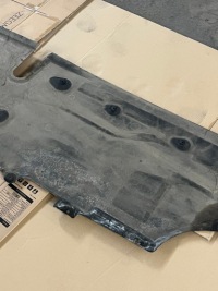 фото thumb №13, Porsche panamera 971 защита плита пол шасси правая 971825521