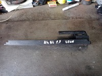 фото thumb №1, Audi a4 b6 - захист рейки сидіння правий перед 8e0881478