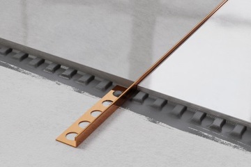 MIEDZIANA LISTWA NAROŻNA J 10,5 mm x 270 cm