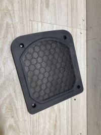 фото thumb №1, Bmw 2 f46 2016 накладка динаміка низькочастотний 9265334