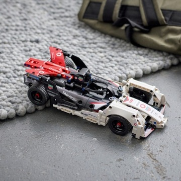 LEGO Lego TECHNIC 42137 Формула E Porsche 99X Electric