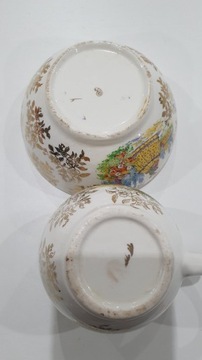 Старинная фарфоровая сахарница и молочник.