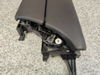 Купить Bmw f10 f11 подлокотник передок  передний средний пряжка schwarz 9216865, фото thumb