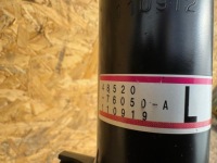 Амортизационная стойка рычаг поворотный кулак левая левый перед lexus ct200h ct 200h с Разборки, фото thumb