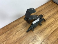 Кронштейн компьютер двигателя dodge challenger 2015+ Недорого, фото thumb