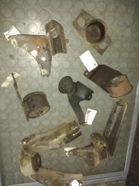 Vw golf 1 кабриолет  кронштейн 053145515 насос усилитель Цена, фото thumb