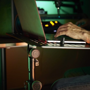 Gravity LTS T 02 B Statyw pod laptopa mikser