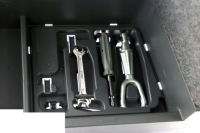 Bmw e90 накладка акумулятор багажника обшивка вушко буксирувальний 7070520 Оригінал, фото thumb