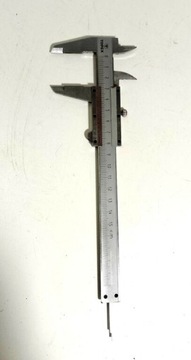 Suwmiarka 150 mm STALOWA +/- 0.05 mm/m z noniuszem