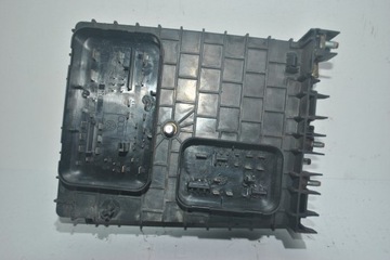 фото thumb №1, Коробка запобіжників vw golf v 1k0937124h