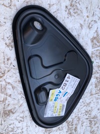 фото thumb №1, Заглушка захист двері лівий задня vw passat b8 3g0