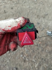 фото thumb №1, Выключатель света аварийных audi a6 c5