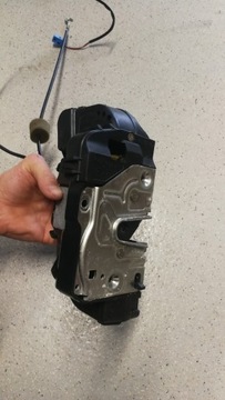 фото thumb №7, Mercedes w211 замок правый зад 2117300635