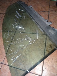 фото thumb №2, W208 98' скло правий перед