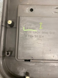 фото thumb №6, Mitsubishi pajero iii 99-06 обшивка оббивка кришки задня xr391191