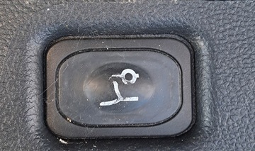 фото thumb №3, Ford s-max mk2 оббивка захист кришки багажника кнопка em2b-r42906-dsw