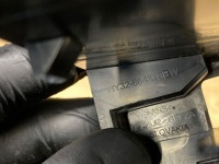 фото thumb №4, Пластик кронштейн land rover discovery v l462 оригинальный номер hy32-66410-bbw