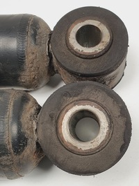 фото thumb №2, Амортизаторы задняя renault clio iii 8200676769 пара