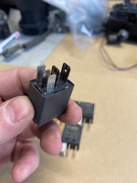 РЕЛЕ SKODA VW AUDI SEAT 8Z0951253 395