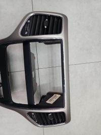 фото thumb №8, Jeep grand cherokee iv wk2 10- рамка радио решётки обдув