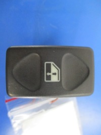 фото thumb №1, Freelander i кнопка вимикач скло правий задня