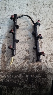 фото thumb №1, Chrysler pacifica планка впрыскивающий форсунки