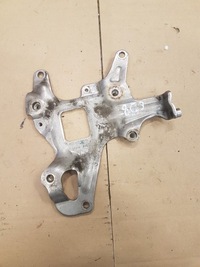 фото thumb №1, 863 sq7 4.0 tdi dmv cza крепление 057145191g