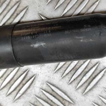 фото thumb №8, Volvo xc60 2023 левая сторона амортизатор крышки задней багажника