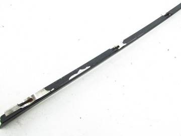 VOLVO V70 XC70 LISTWA ZGARNIAJĄCA SZYBY PRZÓD PRAWA 07-16r