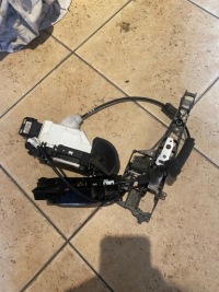 фото thumb №1, Peugeot 5008 i замок дверь левый перед 6 pin europa