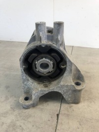 фото thumb №1, Кронштейн двигуна bmw i4 9485623