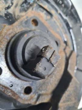 фото thumb №8, Hyundai i20 i рестайлинг поворотный кулак ступица правые зад 2012-14r