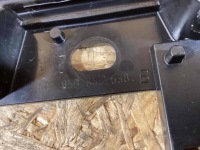 Porshe macan кронштейн порог правое 95b853538b с Разборки, фото thumb